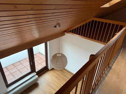 Blick von der Galerie auf den Wohnbereich.jpg