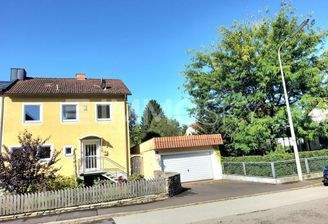 Doppelhaushälfte mit Garage 