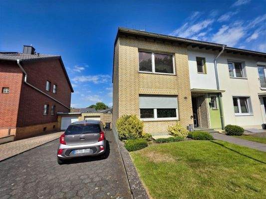 Stellplätze, Garagenzufahrt