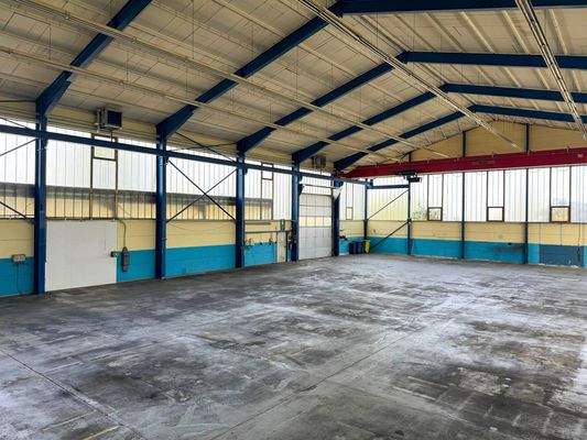 große Halle, innen (ca. 700 m²)