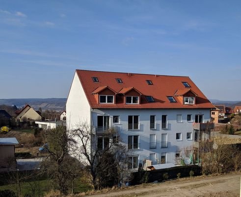 Rückseite mit Balkon