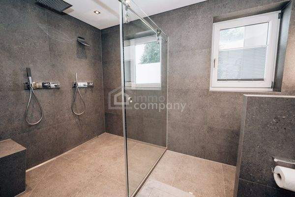 Nur eines von drei Bädern..