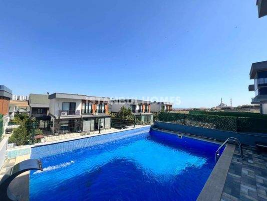4-Bedroom Villa with a Private Pool in Istanbul Buyukcekmece