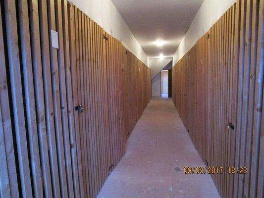 Dachboden mit Dachbodenkammern.JPG