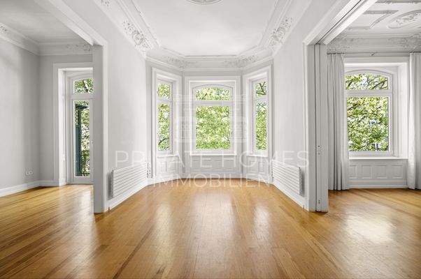 Wohnbereiche mit tollem Stuck