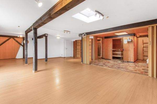 Zimmer mit Bad und Sauna im Dachgeschoss