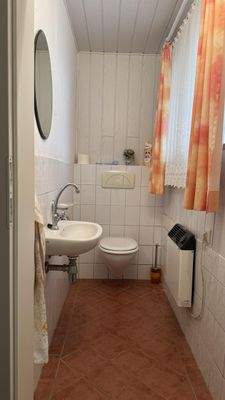 WC im Flur im EG