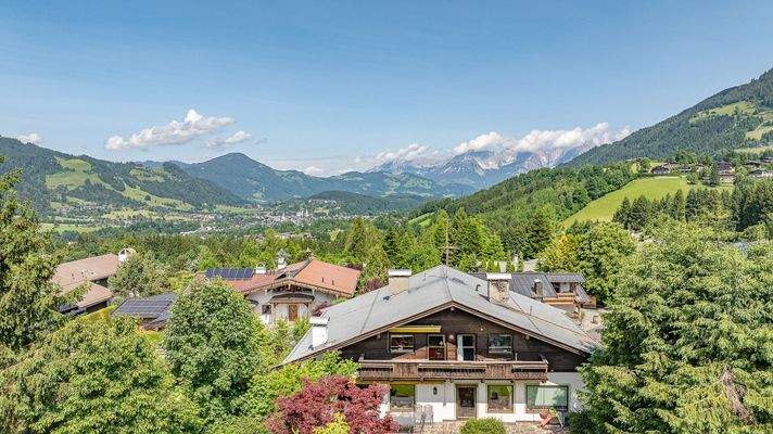 KITZIMMO-Baugrundstück mit Altbestand in Toplage auf der Bichlalm - Immobilien Kitzbühel.
