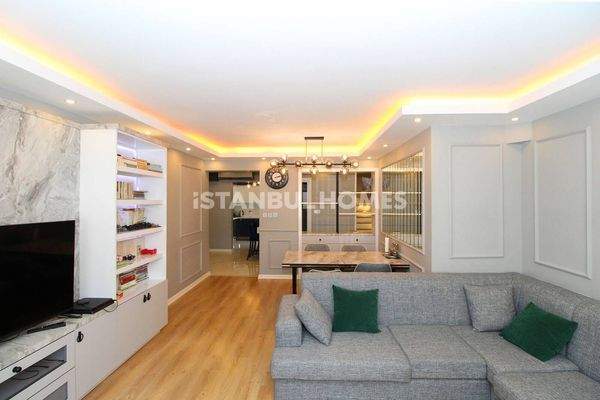 Luxe Flat with Car Parking Area in Complex in Istanbul Maltepe