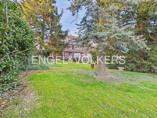 Stadthaus mit großzügigem Garten