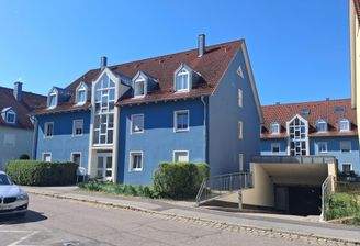 Aussenansicht mit Tiefgarage