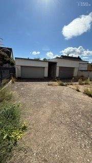 mehr als nur Garagen - große Hallen