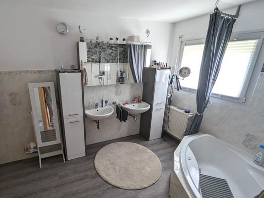 Badezimmer im UG