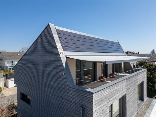 Photovoltaik-Dachziegel_Markisen