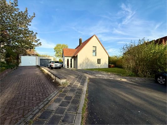 Hausansicht Sackgasse , Straßenseite
