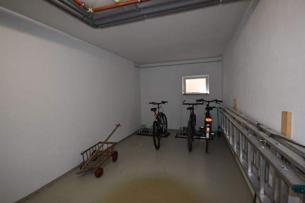 12 Fahrradkeller.JPG
