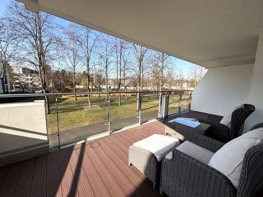 Terrasse mit Grünblick