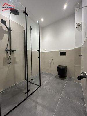 Gäste-WC mit Duschbad