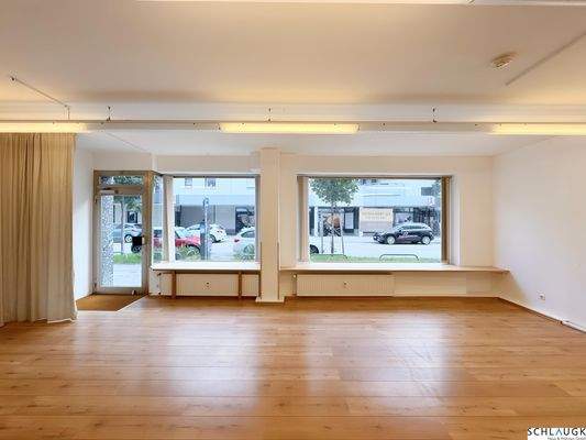 Großzügige Schaufensterfläche