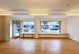 Großzügige Schaufensterfläche