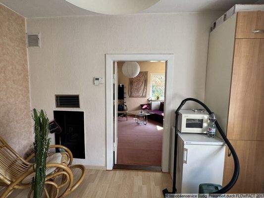 Küche mit Übergang zum Wohnzimmer