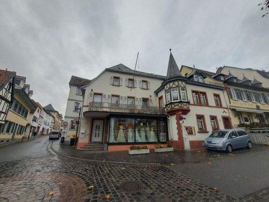 Marktplatz plus Schaufenster