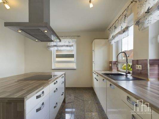 CAM02839G0-PR0162-STILL003