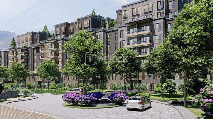 Apartments in a Developed Complex near Metro in İstanbul Pendik