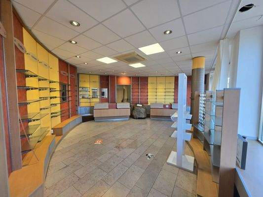 Eingangsbereich Ladenlokal (3).jpg