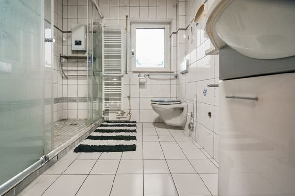 Badezimmer EG