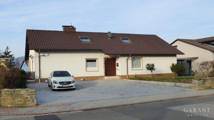 Parkflächen vor dem Haus