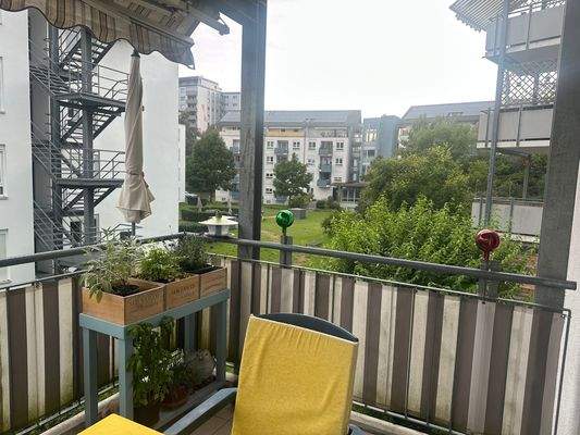 Balkon mit Stadtblick