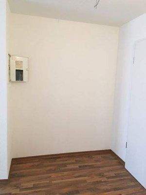 2_Eingangsbereich mit Platz für Garderobe