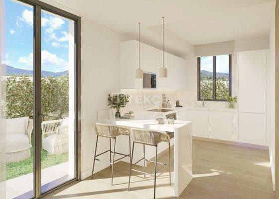 Townhouses with a Private Garden in Prime Location in Malaga