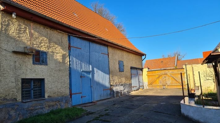 Einfahrt zum Hof