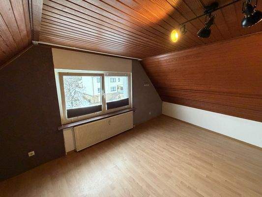 Zimmer Maisonette links