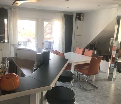 Wohn-Esszimmer - Ansicht 3 - Blick zum Balkon