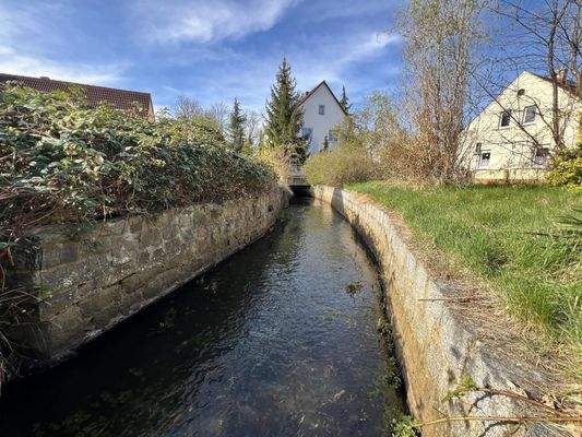 Romantischer Bachlauf