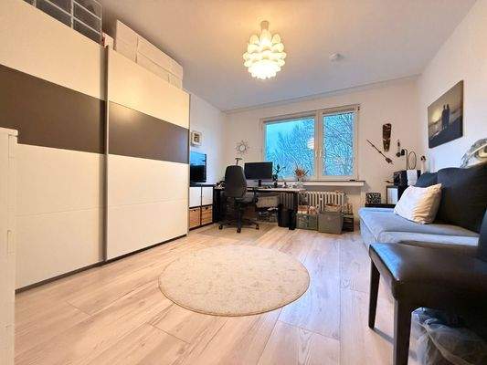 Kinder-/Arbeitszimmer