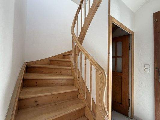 Treppenaufgang Wohnung DG