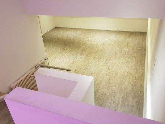 Blick von oberem Level in den grossen Büroraum