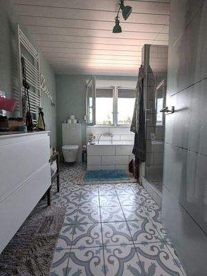 Tageslichtbadezimmer im Dachgeschoss