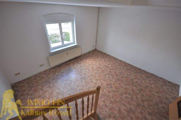 EG: Wohnzimmer mit Zugang OG