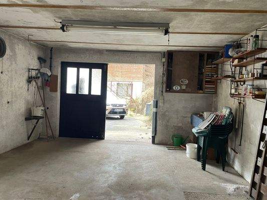 Garage mit Reparaturgrube