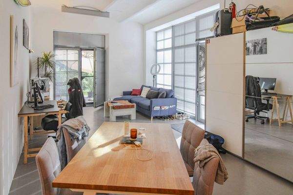 Essen und Wohnen linke Wohnung