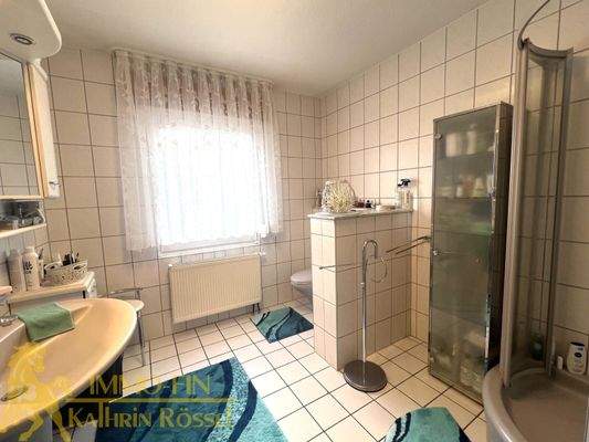 EG: Tageslichtbad mit DU