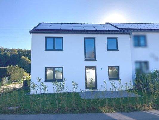 Reihenendhaus mit zwei Wohneinheiten