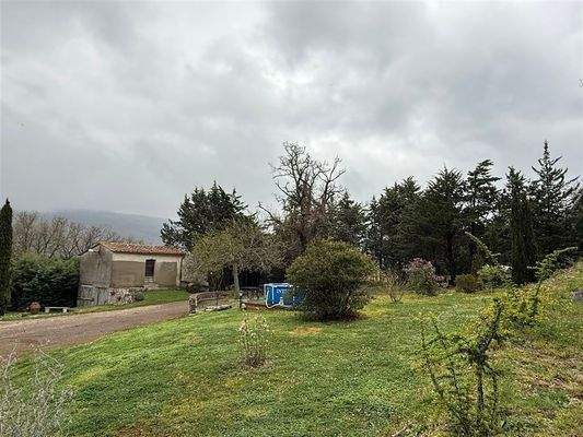 Grundstück mit Wohnhaus 