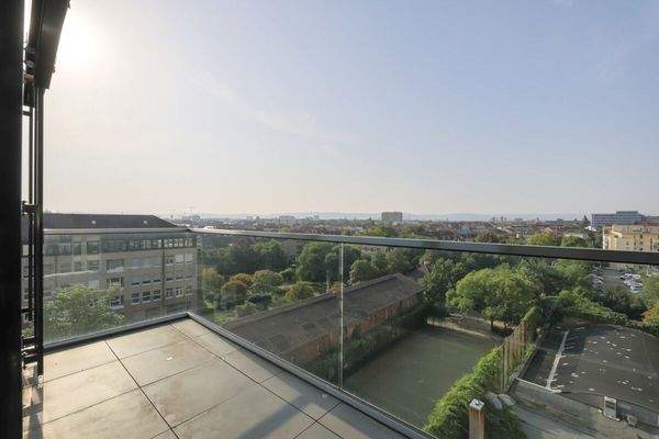 Aufstockung Balkon mit Fernblick über Karlsruhe