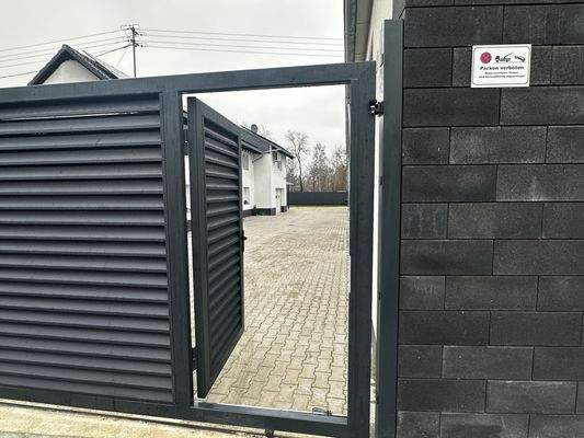 Einfahrt Tor geschlossen Tür Durchgang